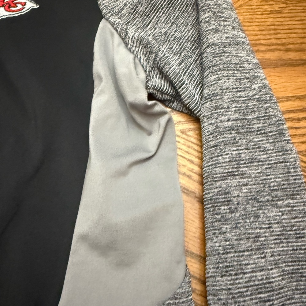 Antigua Kansas City Chiefs Black and Gray Women's Pullover - Picture 7 of 7
